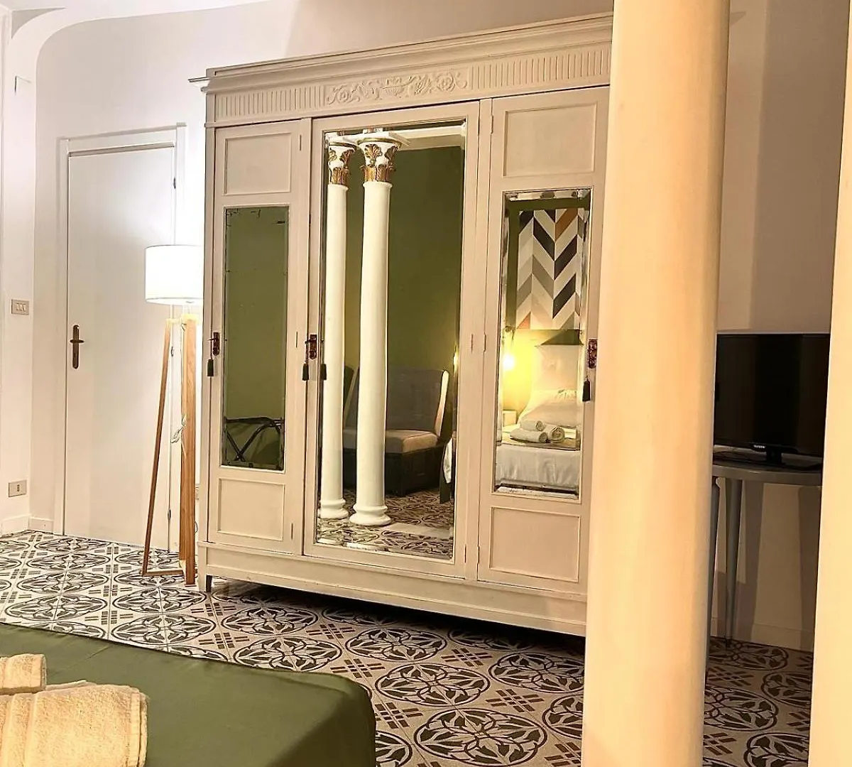 Palazzo Delle Logge Bed & Breakfast Palermo Italy