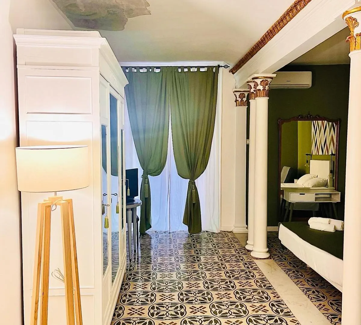 Bed and Breakfast Palazzo Delle Logge Palermo 0*,  Italia